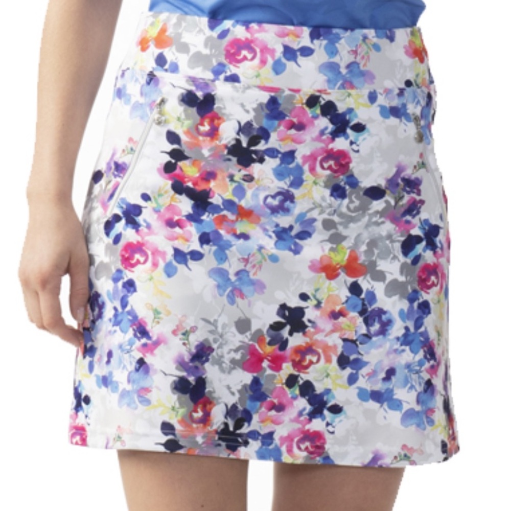 NEW Daily Sports Floral Mira White Pull On Skort
